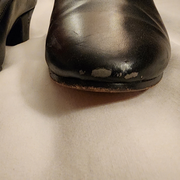 Dance class shoes - Picture 5 of 6